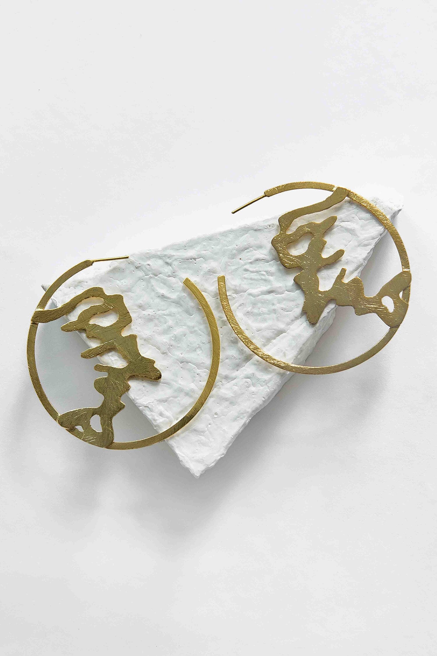 Beltza Oak Root Carved Hoops 