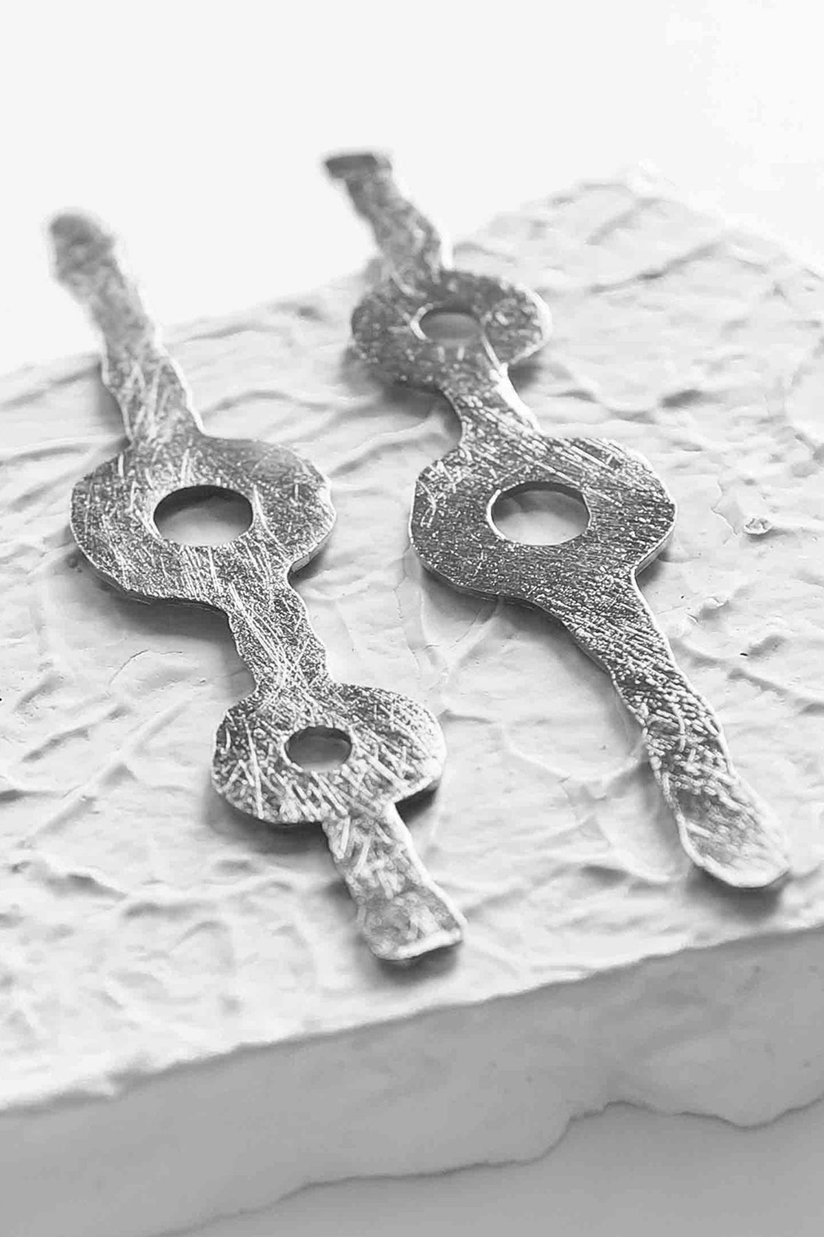 Lotura Glazing Loop Earrings 