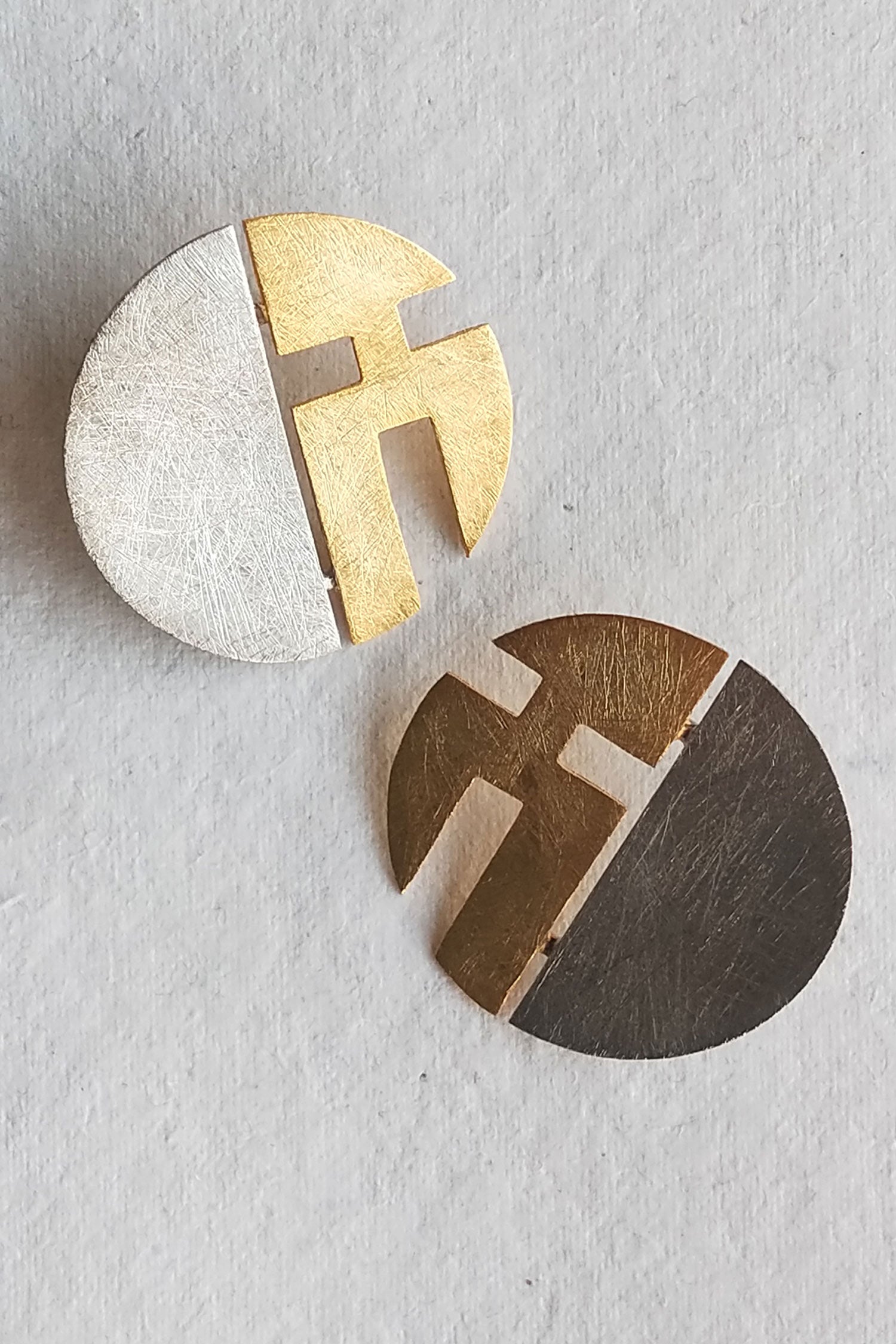 Aldikatu Tallis Circlet Studs 