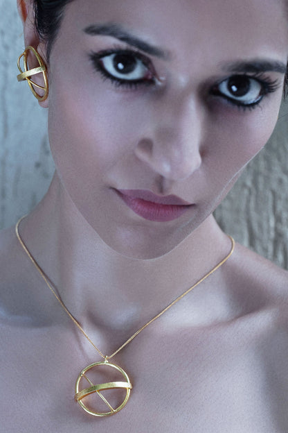 Nia Geometric Carved Charm 