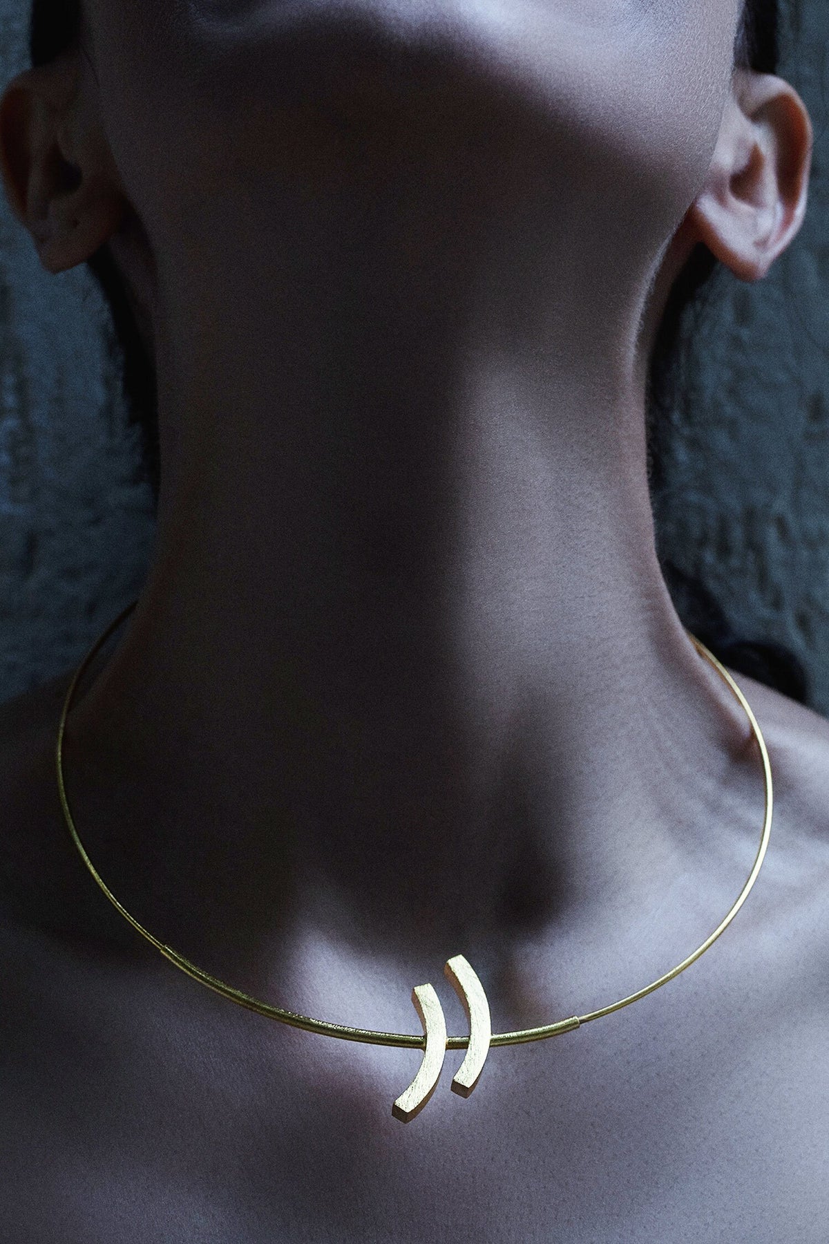 Mahhala Geometric Carved Choker 
