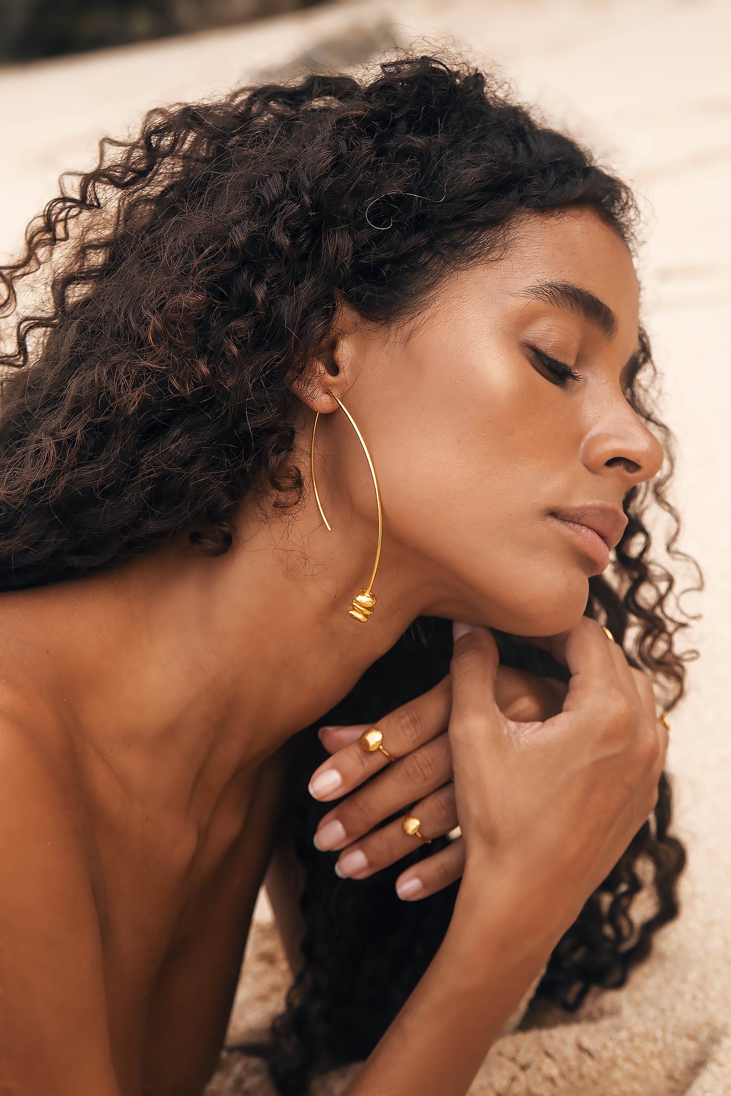Tera Tear Drop Carved Earrings 