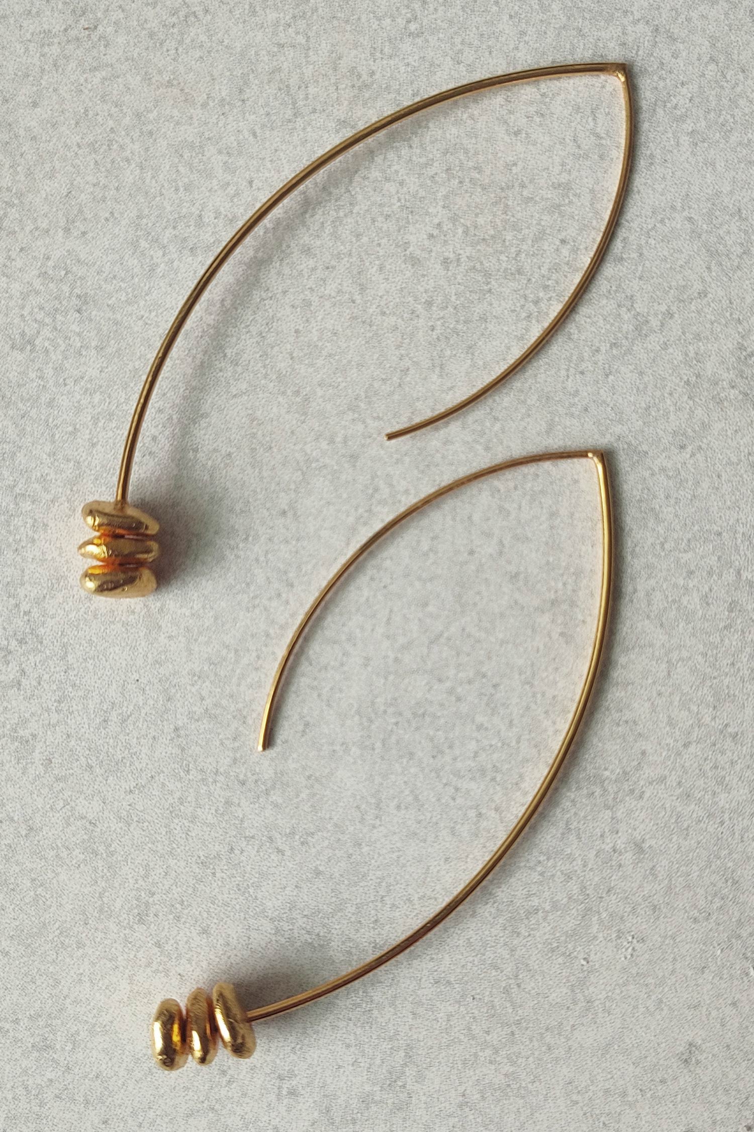 Tera Tear Drop Carved Earrings 