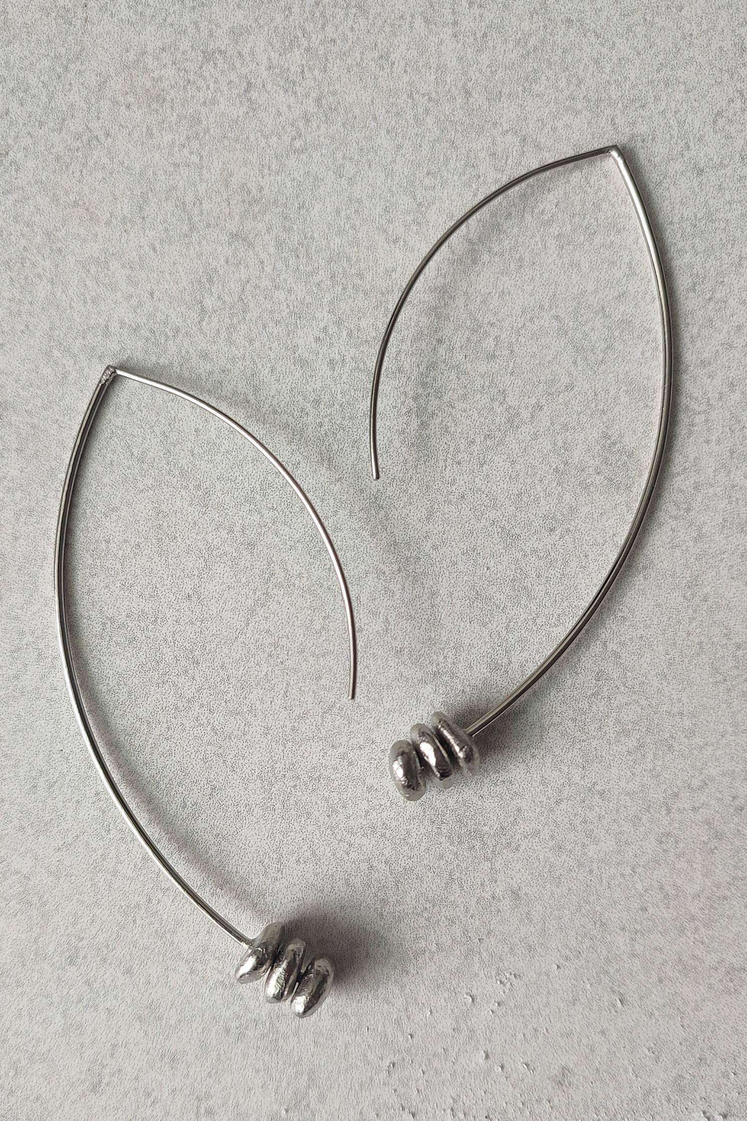 Tera Tear Drop Carved Earrings 
