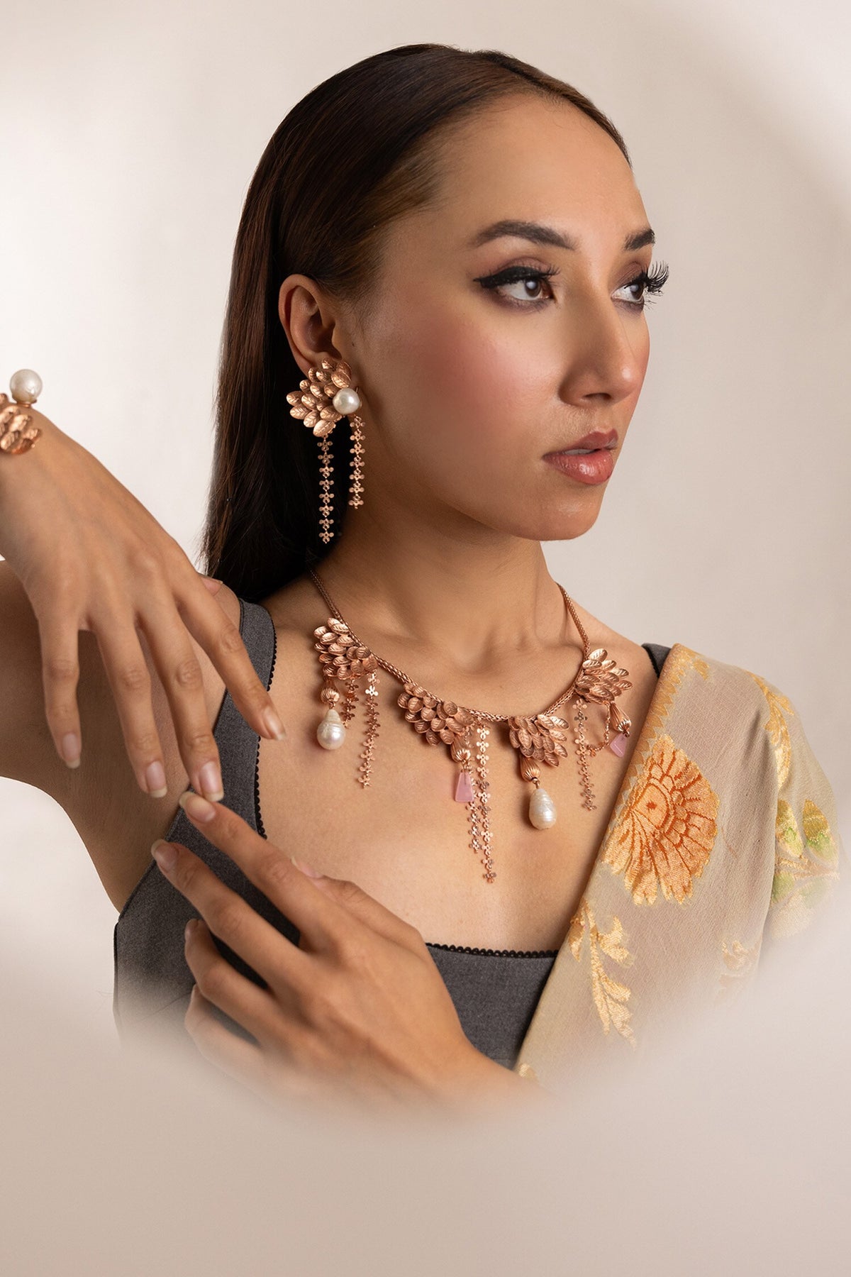 Forest Flower Agate Embellished Necklace 