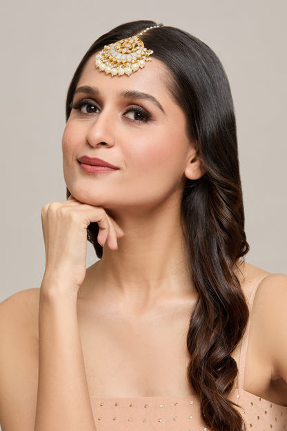 Kundan Embellished Chaand Tikka 