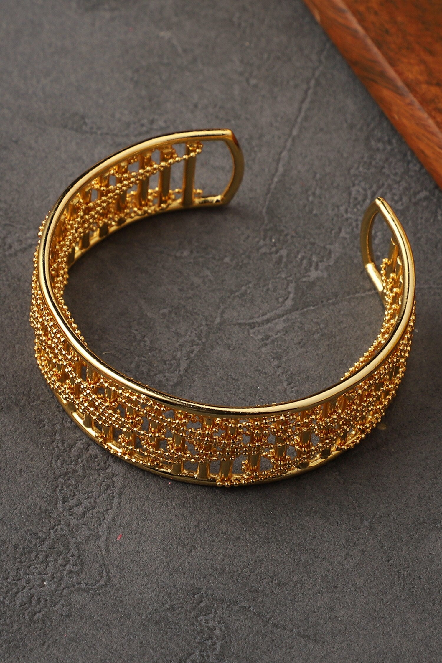 Stripe Carved Bracelet 