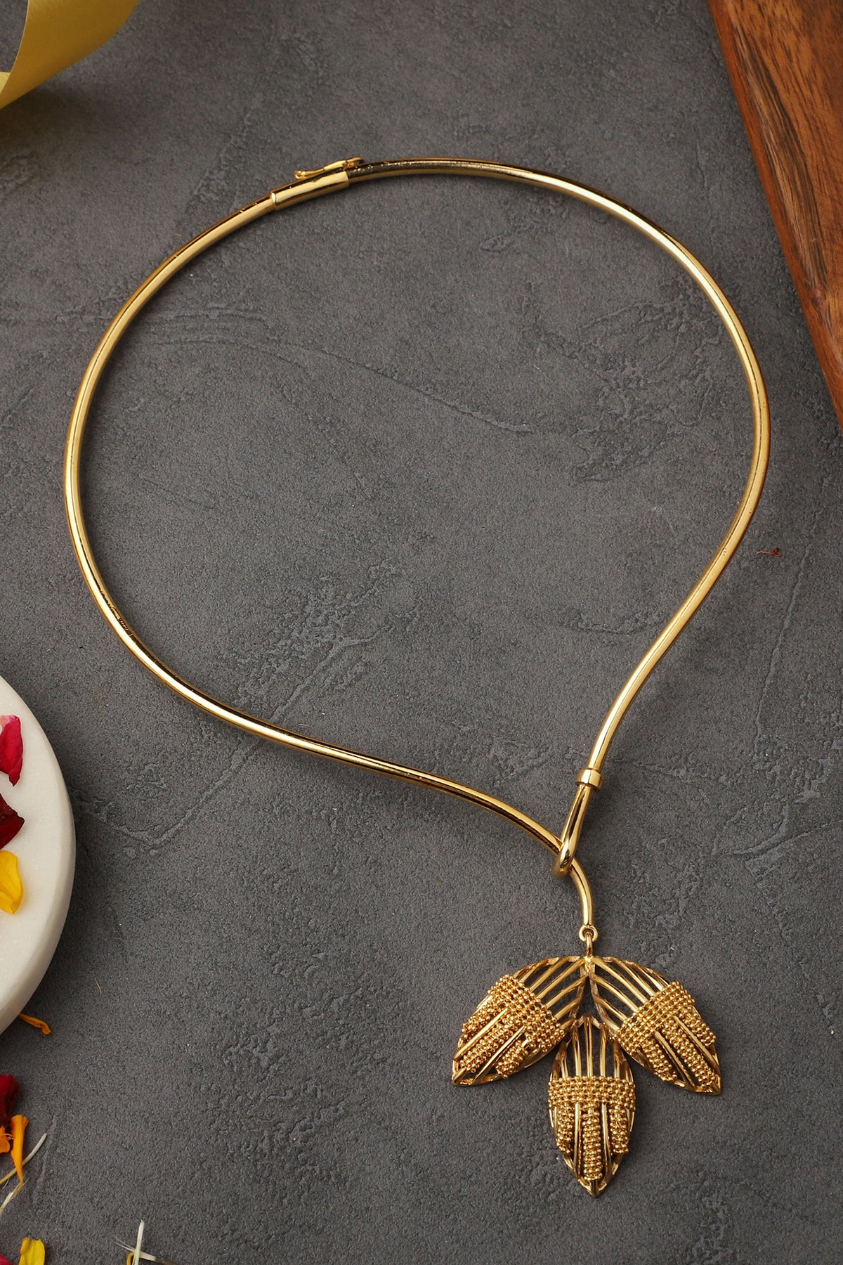 Glazing Leaf Flame Necklace 