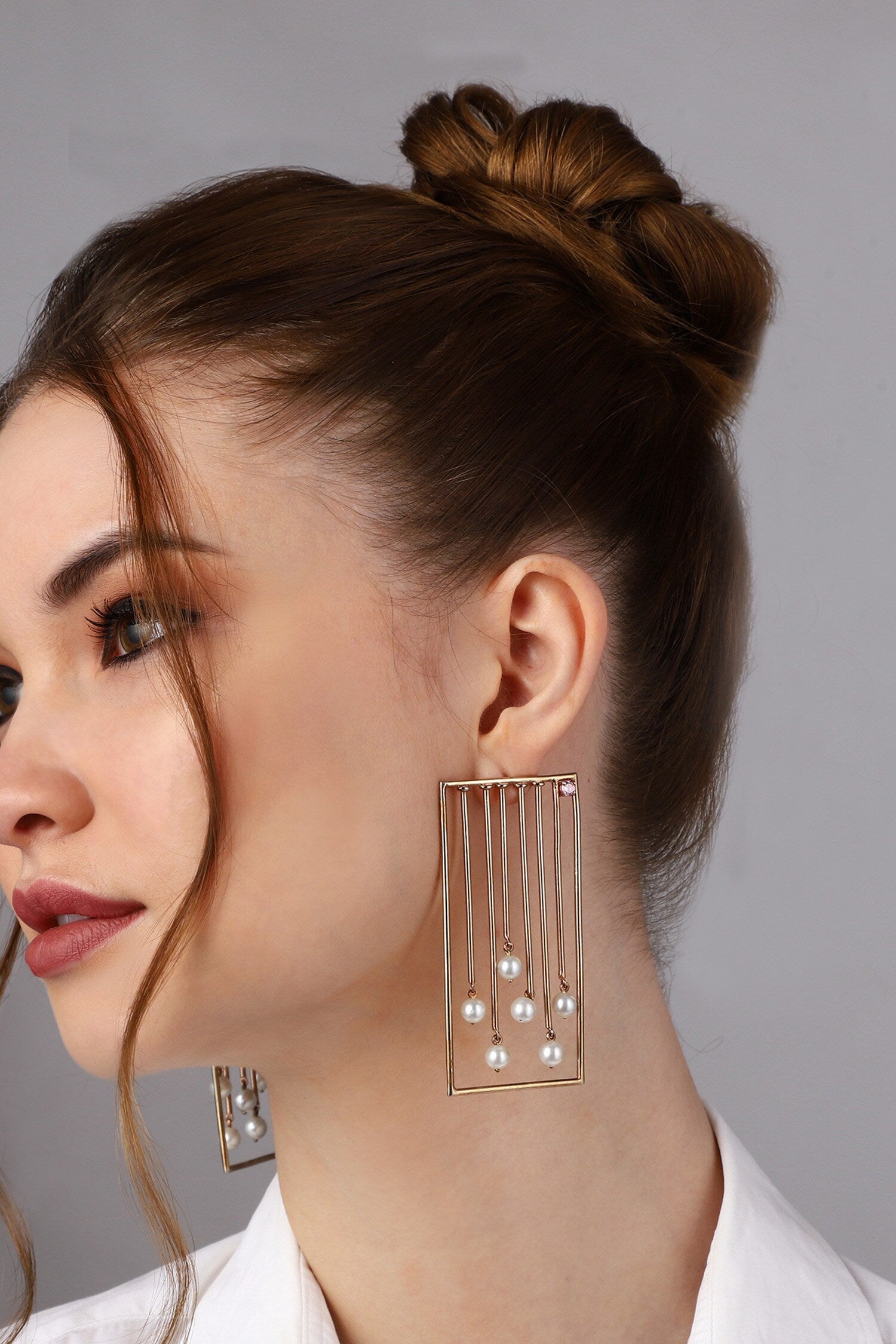 Nolana Pearl Frame Earrings 