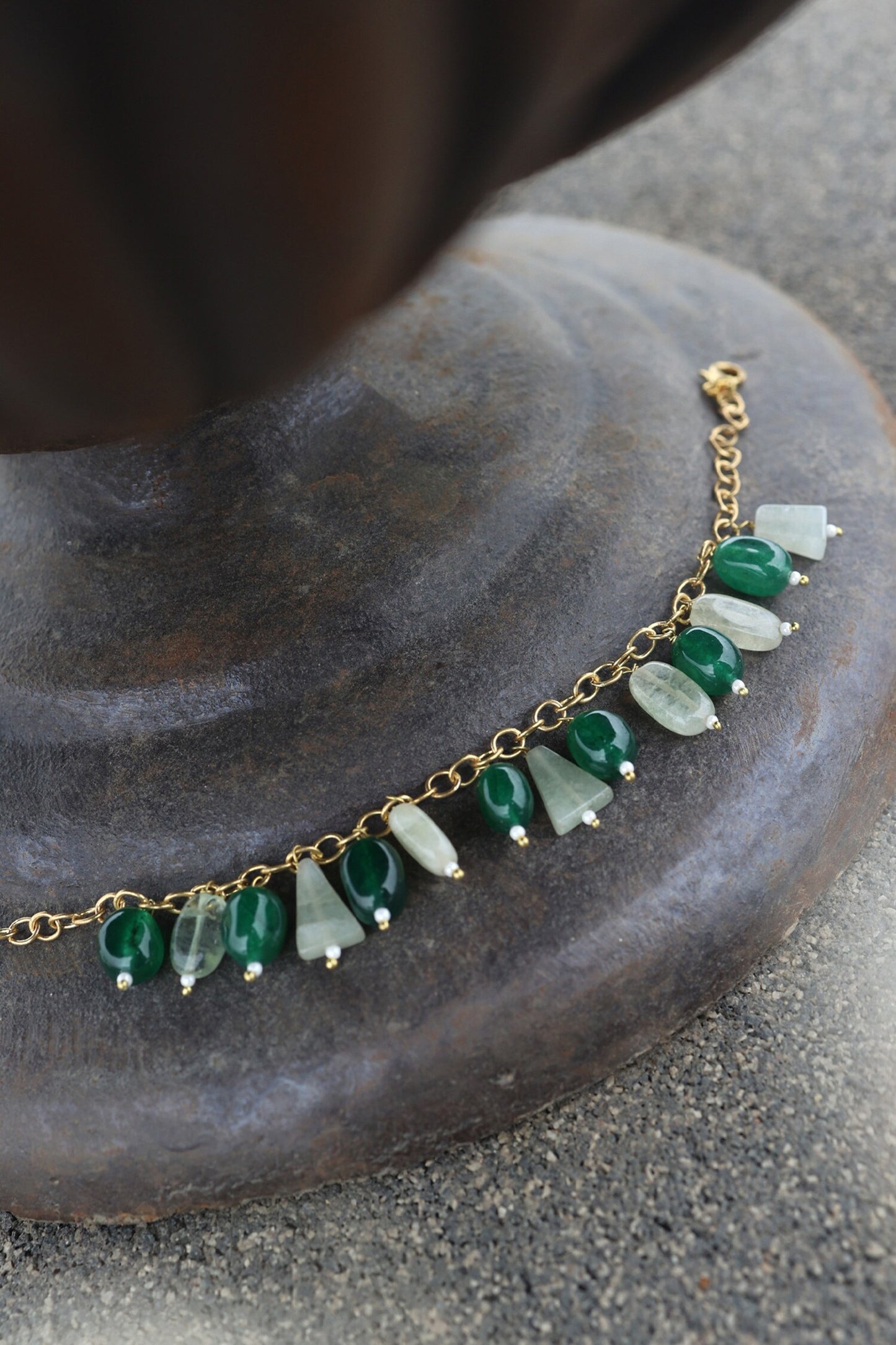 Jade Stone Dangling Bracelet 