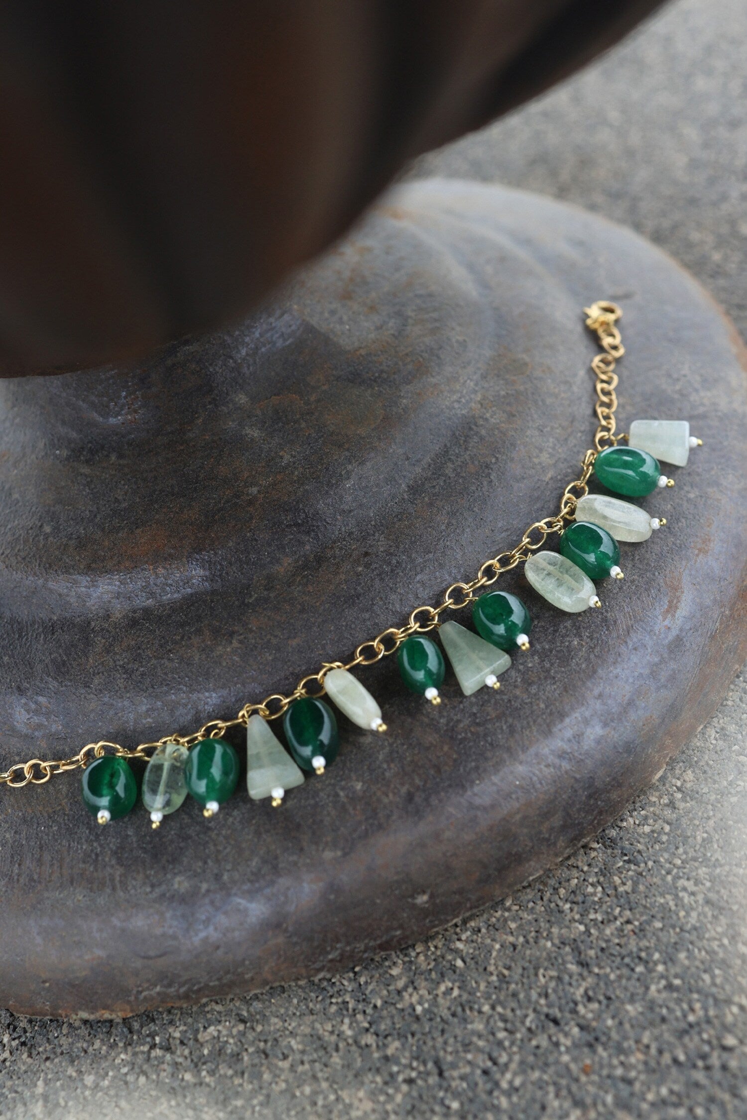 Jade Stone Dangling Bracelet 