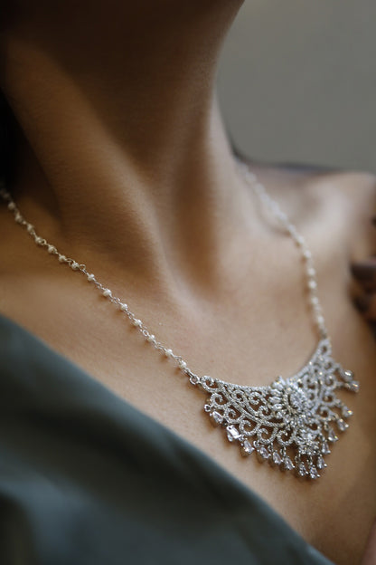 Faux Diamond Embellished Pendant Necklace 