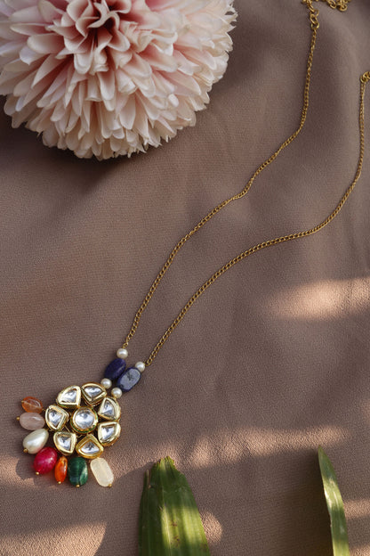 Kundan Embellished Pendant Necklace 