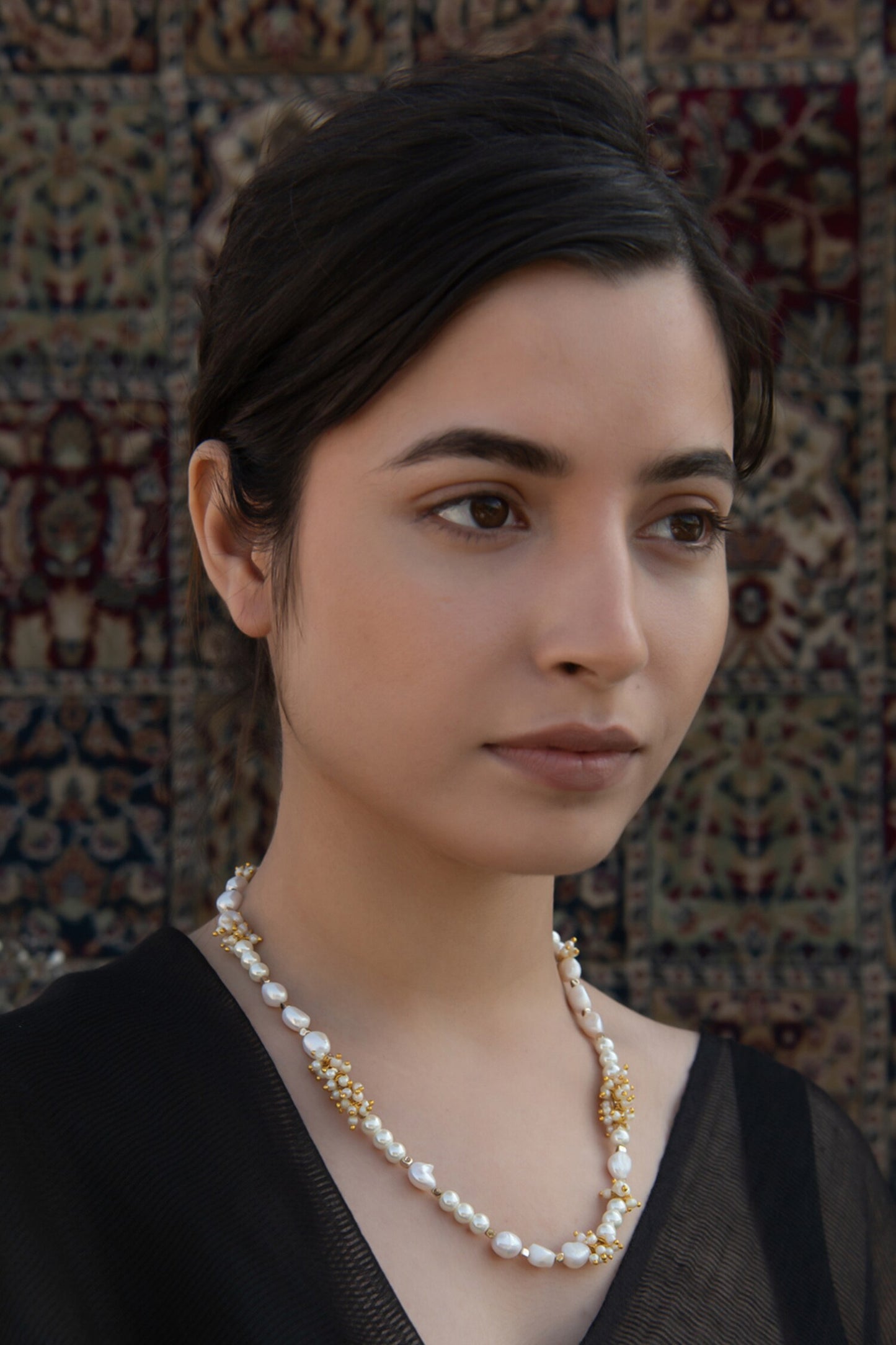 Pearl Embellished Necklace 