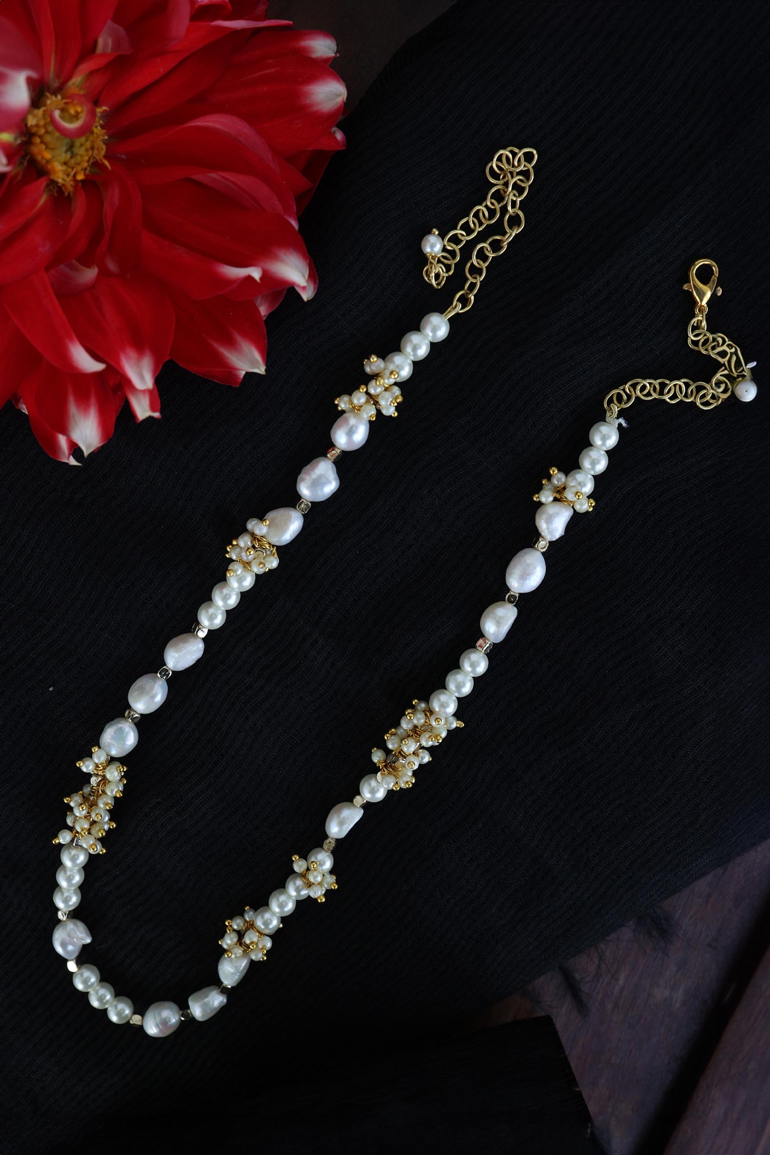 Pearl Embellished Necklace 