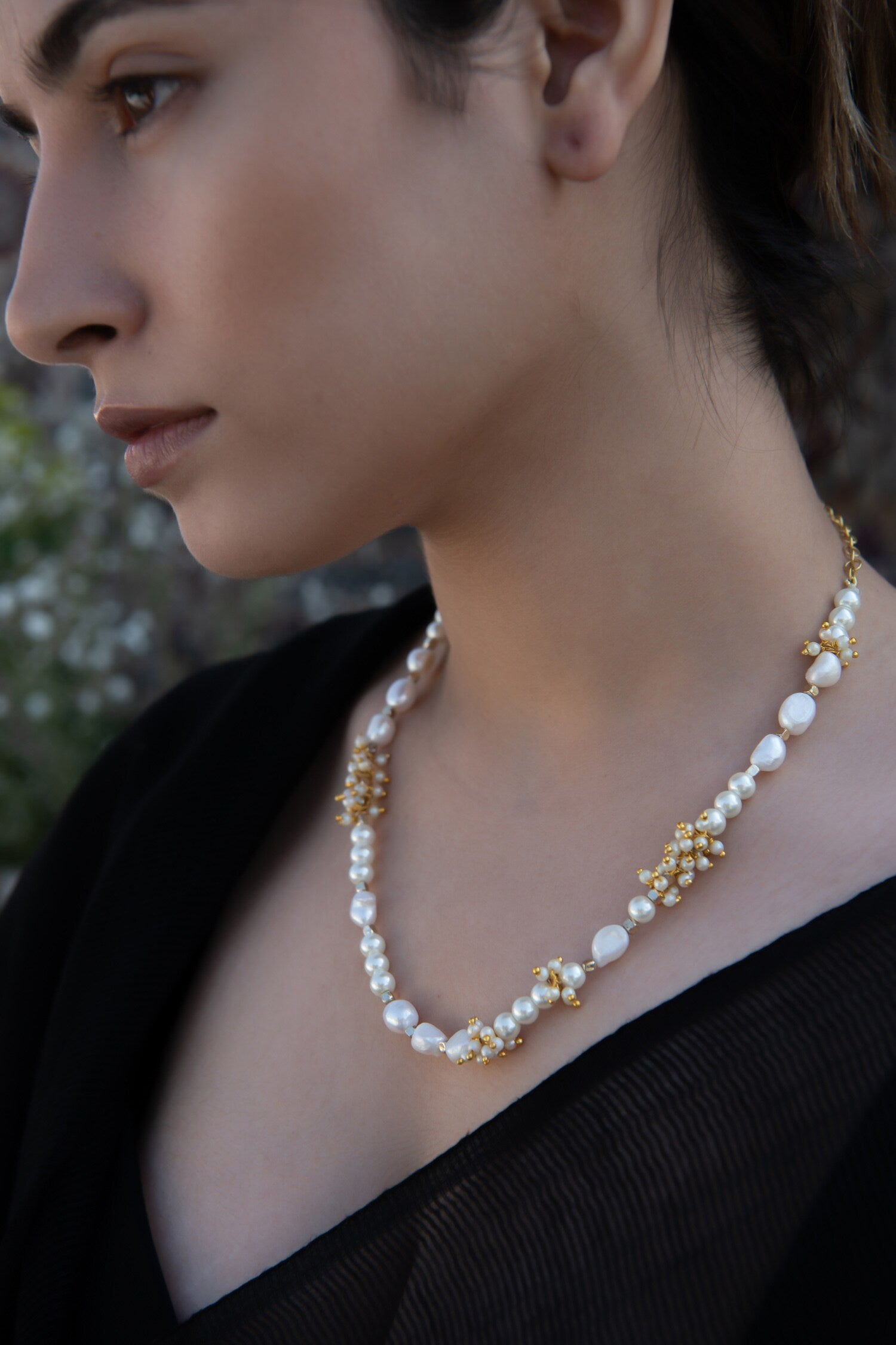 Pearl Embellished Necklace 