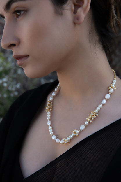 Pearl Embellished Necklace 