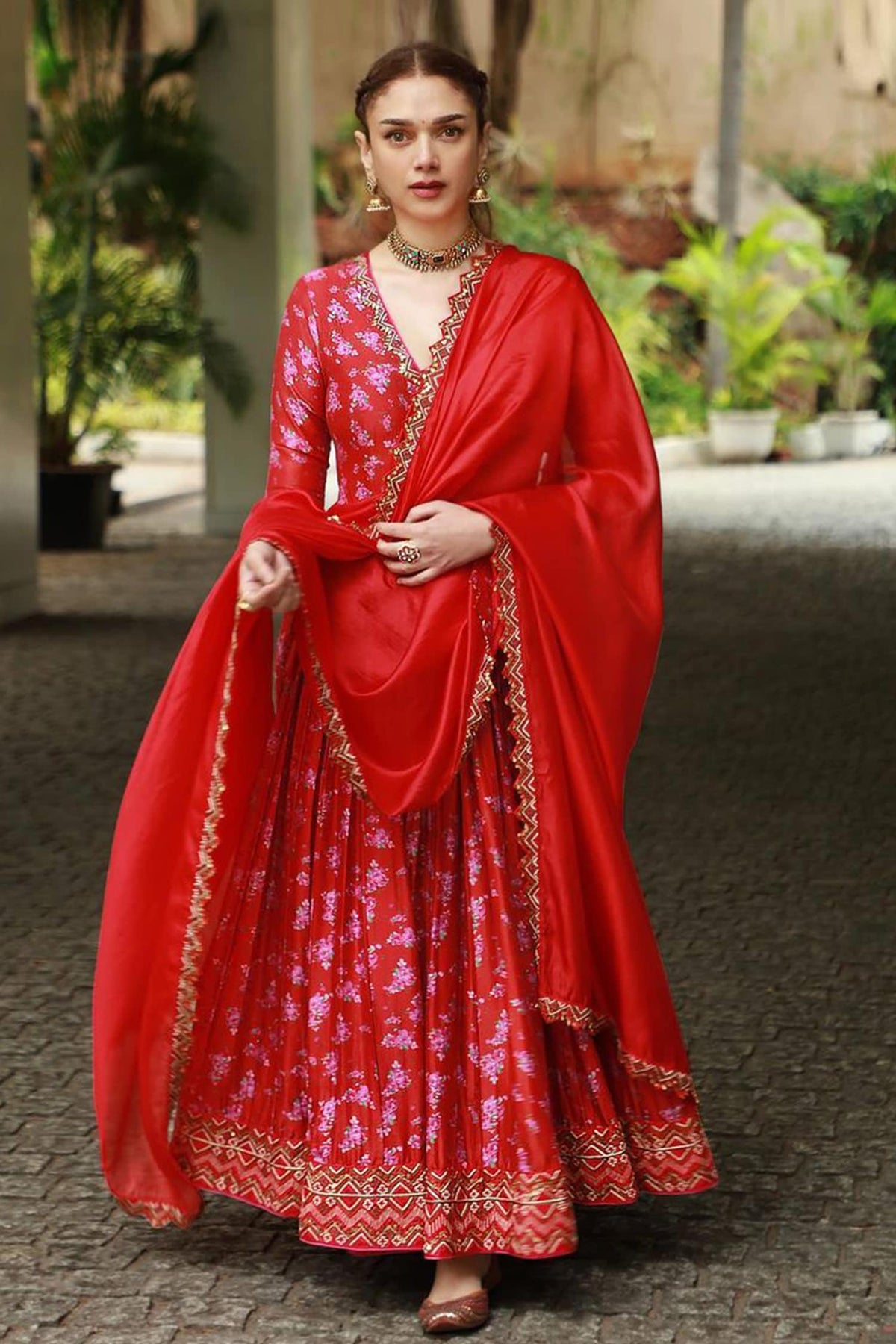 Carved & Geometric Embellished Choker 