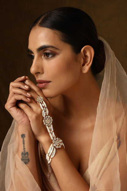 Floral Cutwork Polki Embellished Haathphool 
