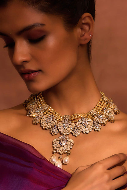 Floral Embellished Pendant Choker Necklace 