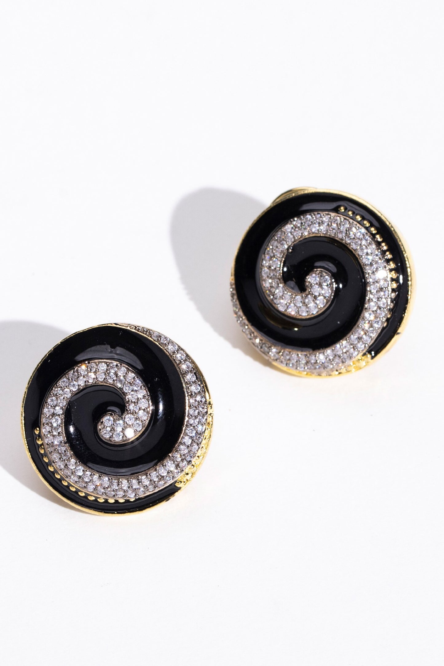 Bold Spiral Circle Shaped Earrings 
