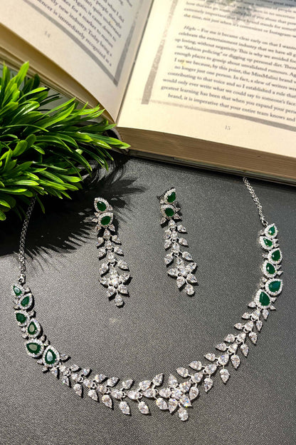 Leaf Carved Choker Set 