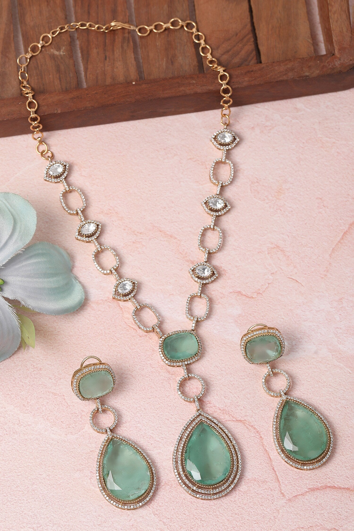 Dewdrop Stone Studded Jewellery Set 