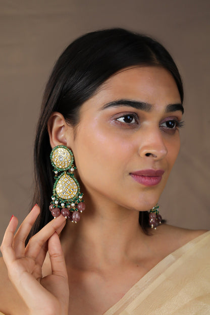 Jadtar Stones Embellished Pendant Choker Necklace Set 