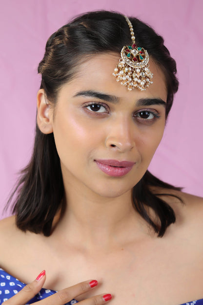 Chaand Gul Kundan Embellished Maangtikka 