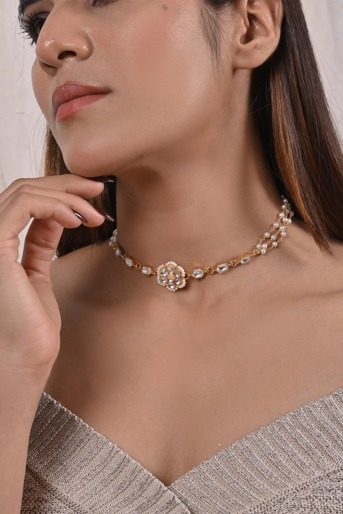 Floral Carved Choker 