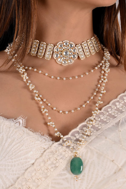 Kundan Embellished Choker With Pendant Necklace 