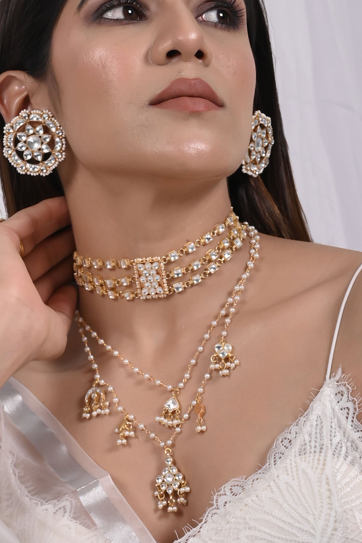 Kundan Embellished Necklace Set 