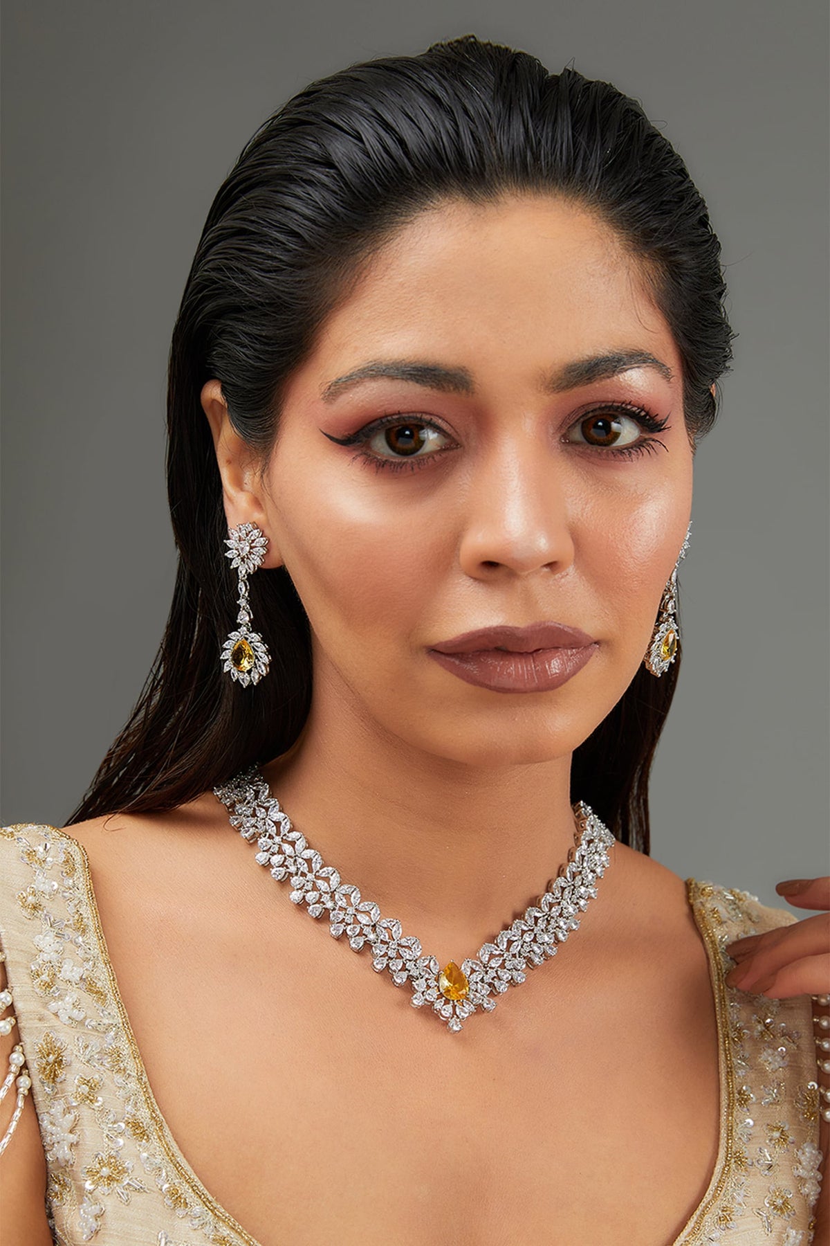 Flower Cutwork Embellished Necklace Set 