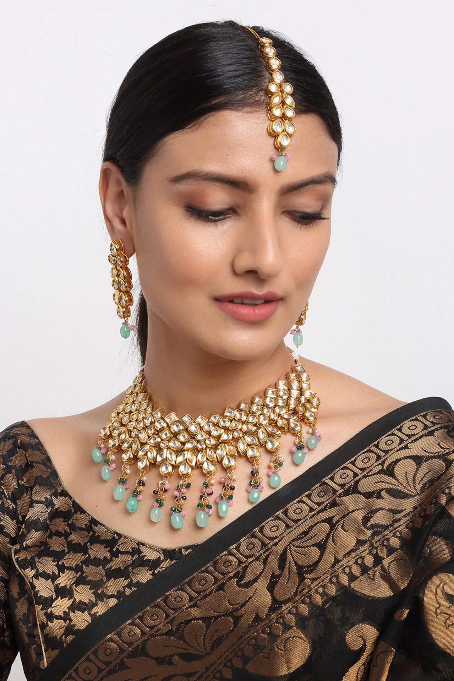 Beads & Kundan Embellished Choker Necklace Set 