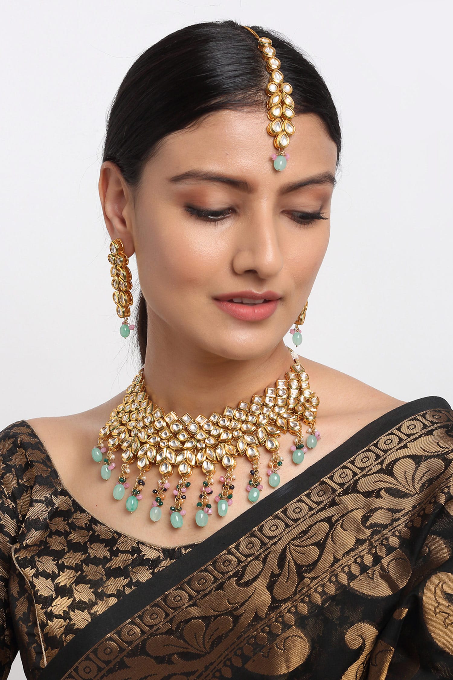 Beads & Kundan Embellished Choker Necklace Set 