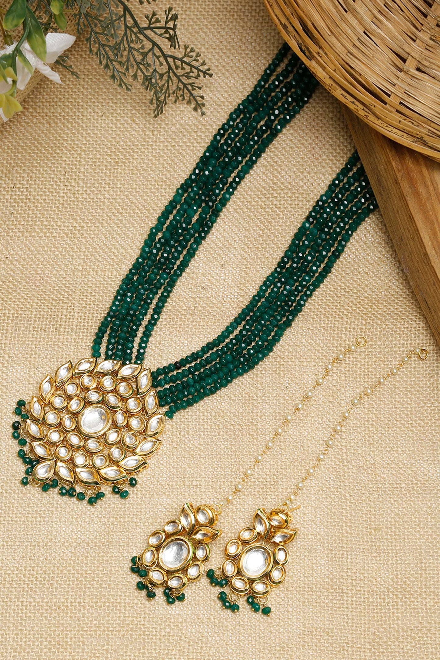Kundan Embellished Necklace Set 