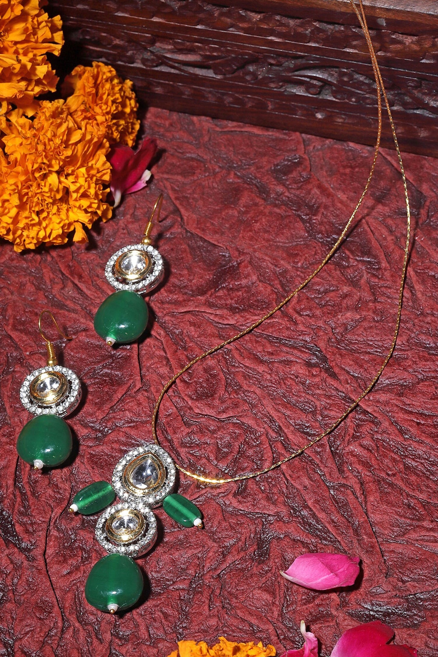 Embellished Pendant Necklace Set 