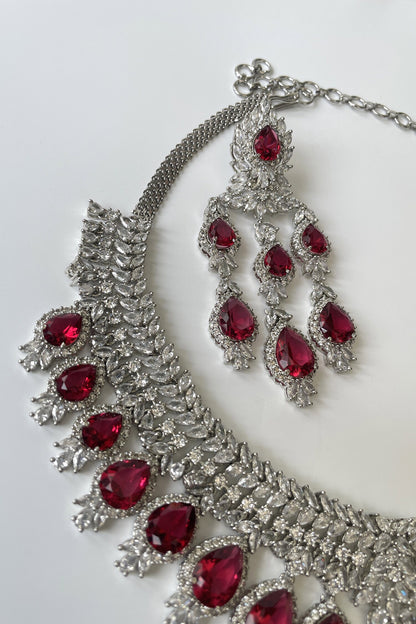 Tear Drop Carved Necklace Set 