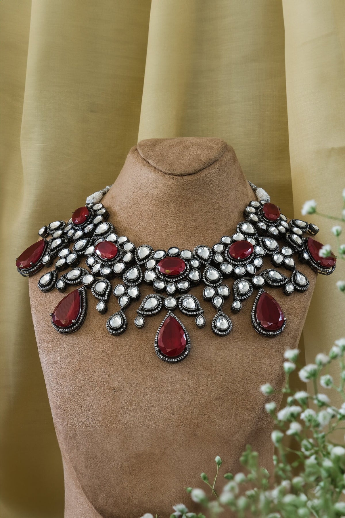 Paisley Carved Choker Set 