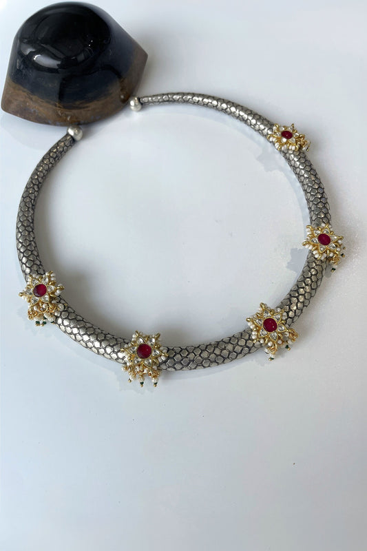 Floral Carved Choker 