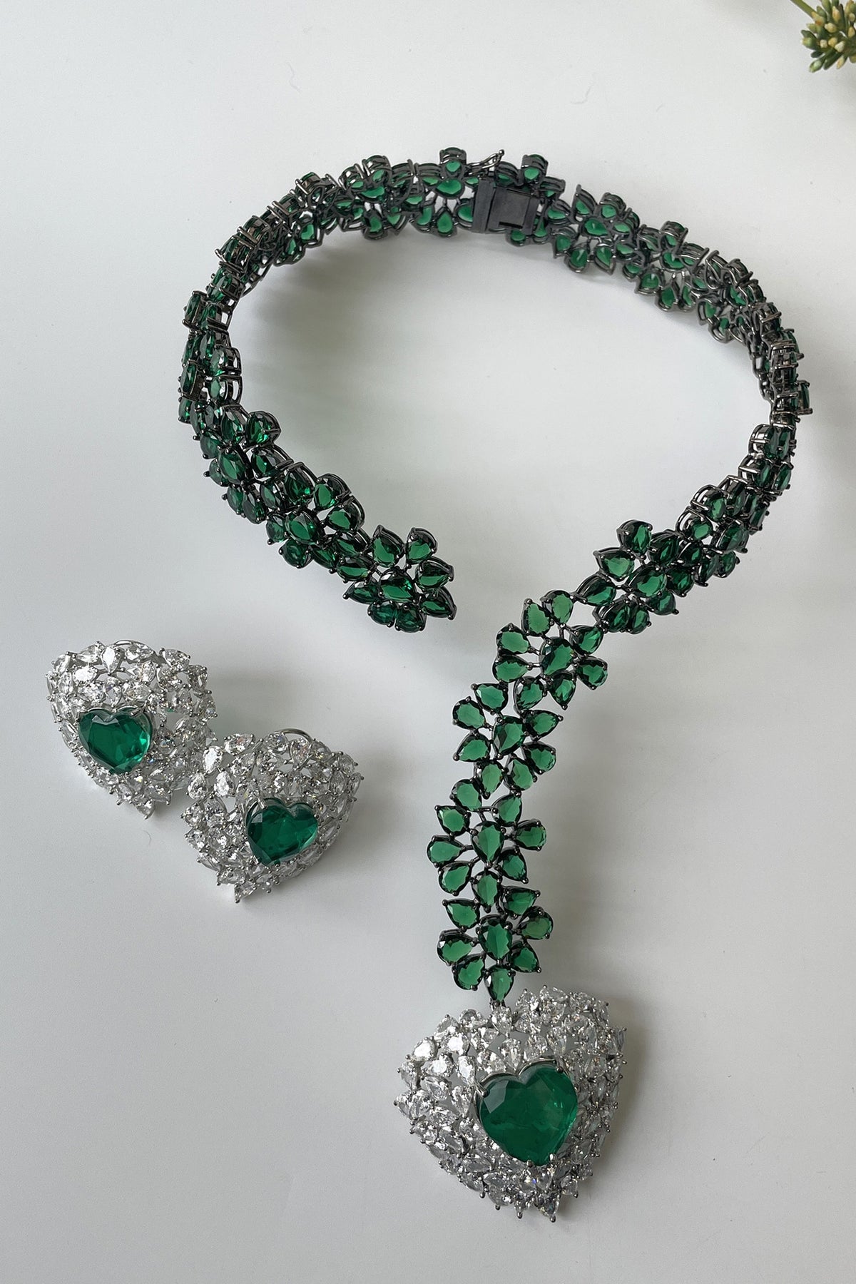Heart Carved Pendant Necklace Set 