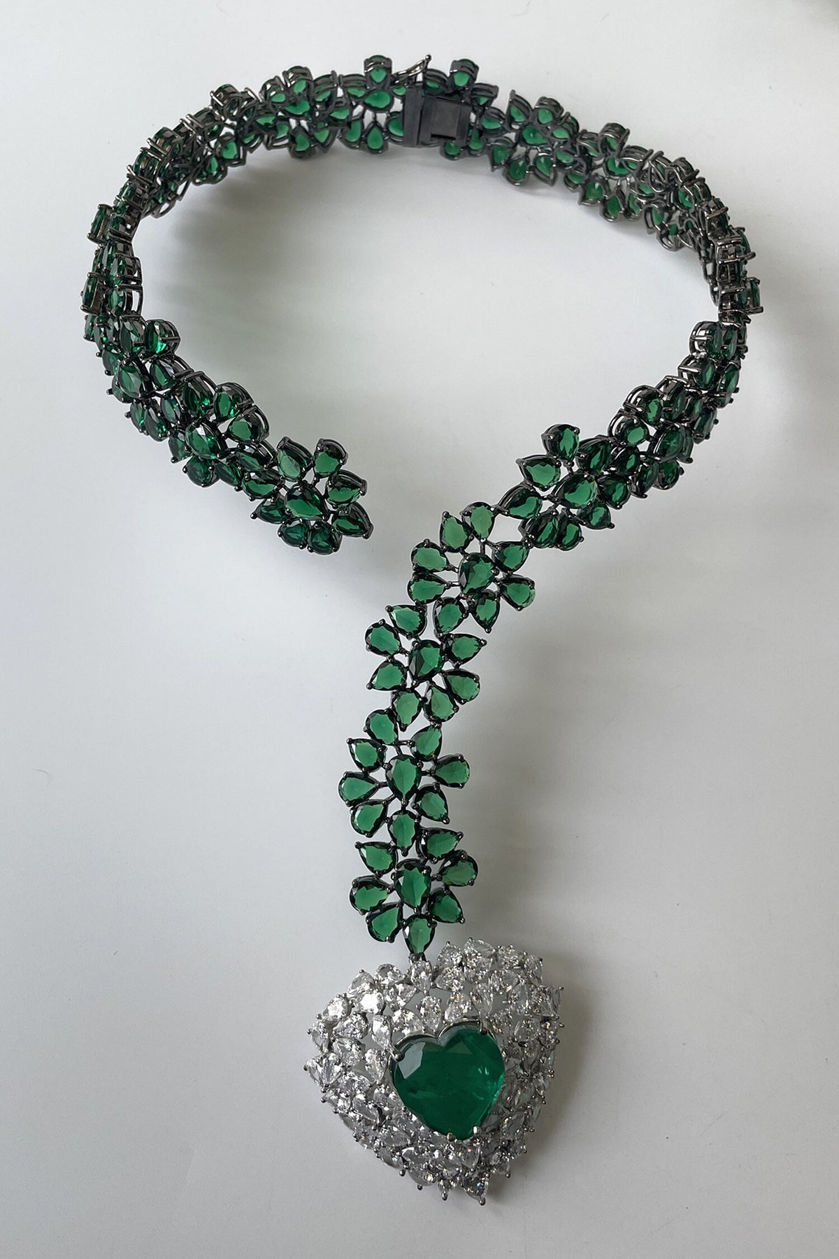 Heart Carved Pendant Necklace Set 