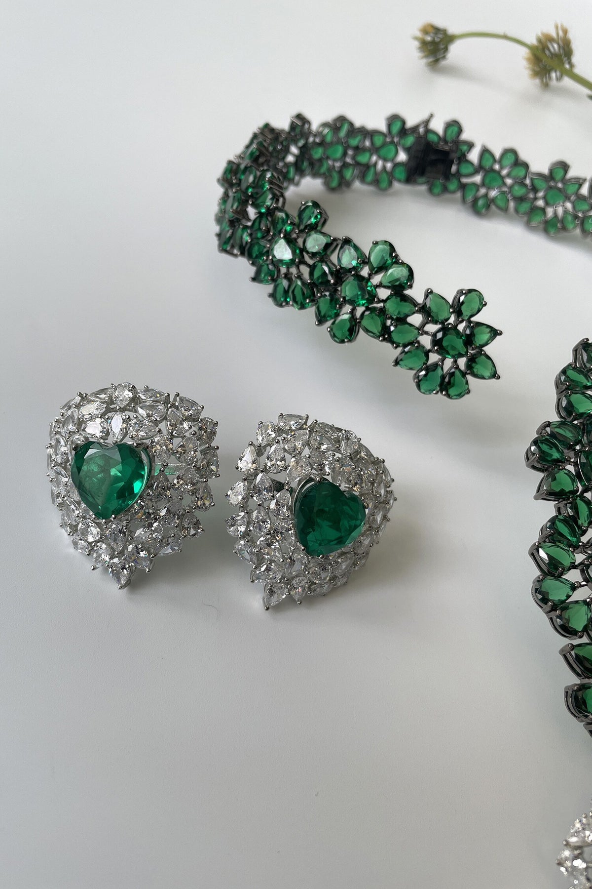 Heart Carved Pendant Necklace Set 