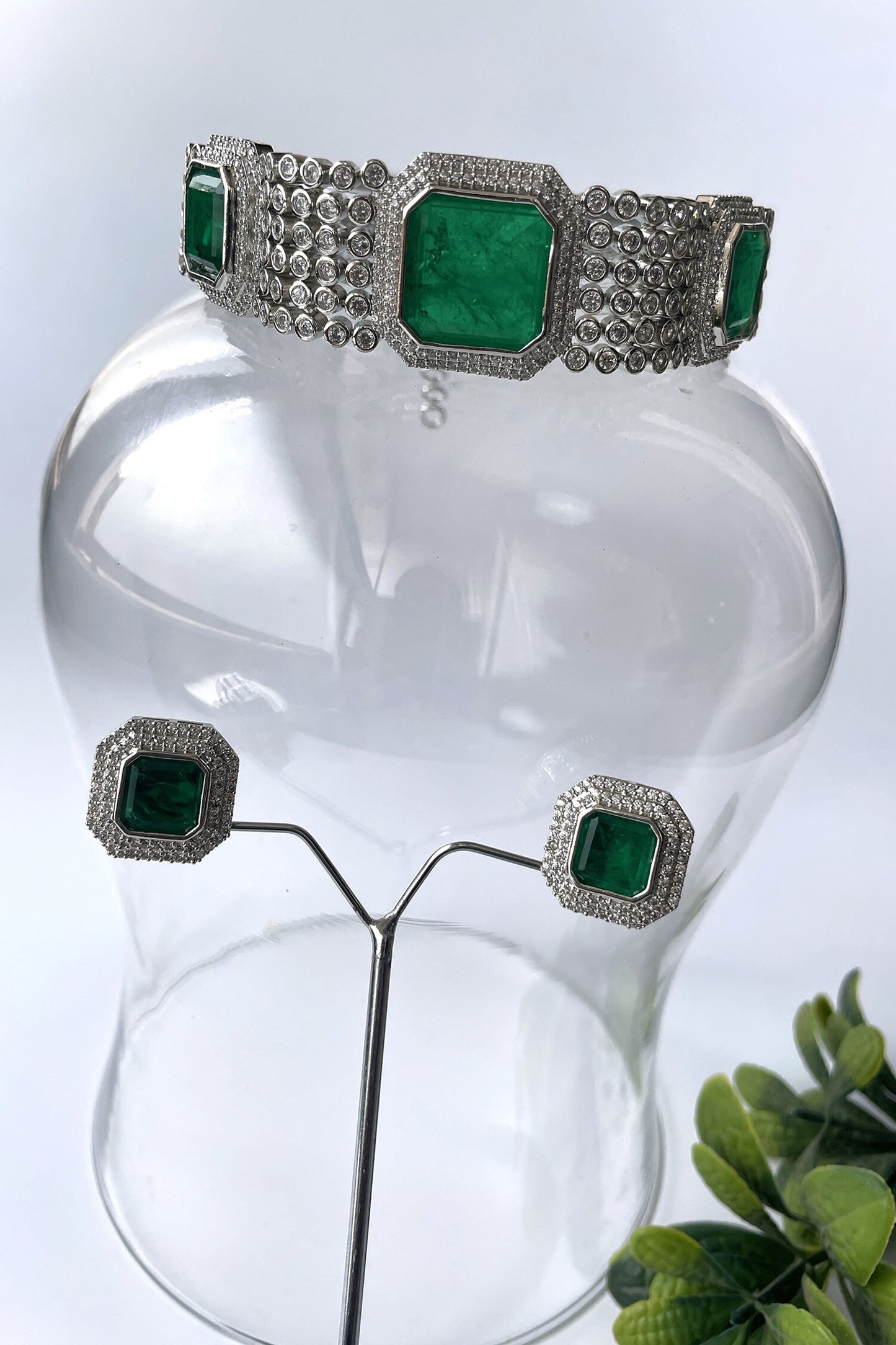 Geometric Carved Choker Set 