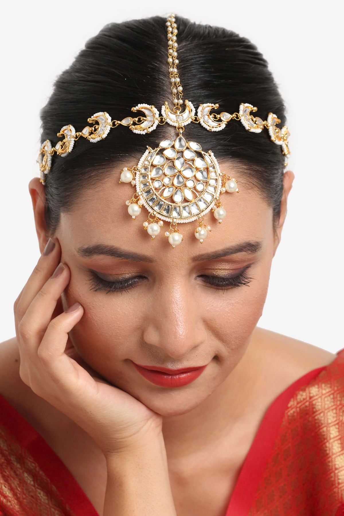Kundan & Pearls Hand Embellished Mathapatti 