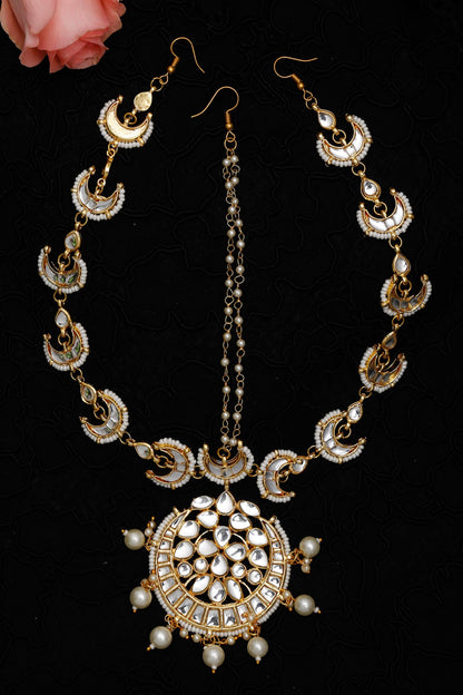 Kundan & Pearls Hand Embellished Mathapatti 