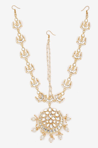 Kundan & Pearls Hand Embellished Mathapatti 