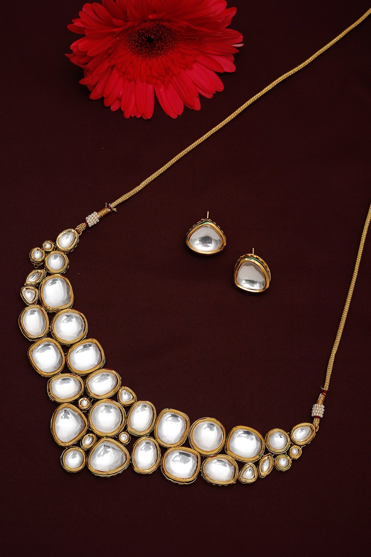 Clustered Kundan Necklace Set 