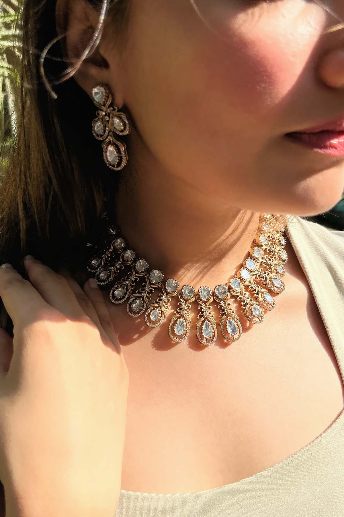 Tear Drop Carved Choker Set 