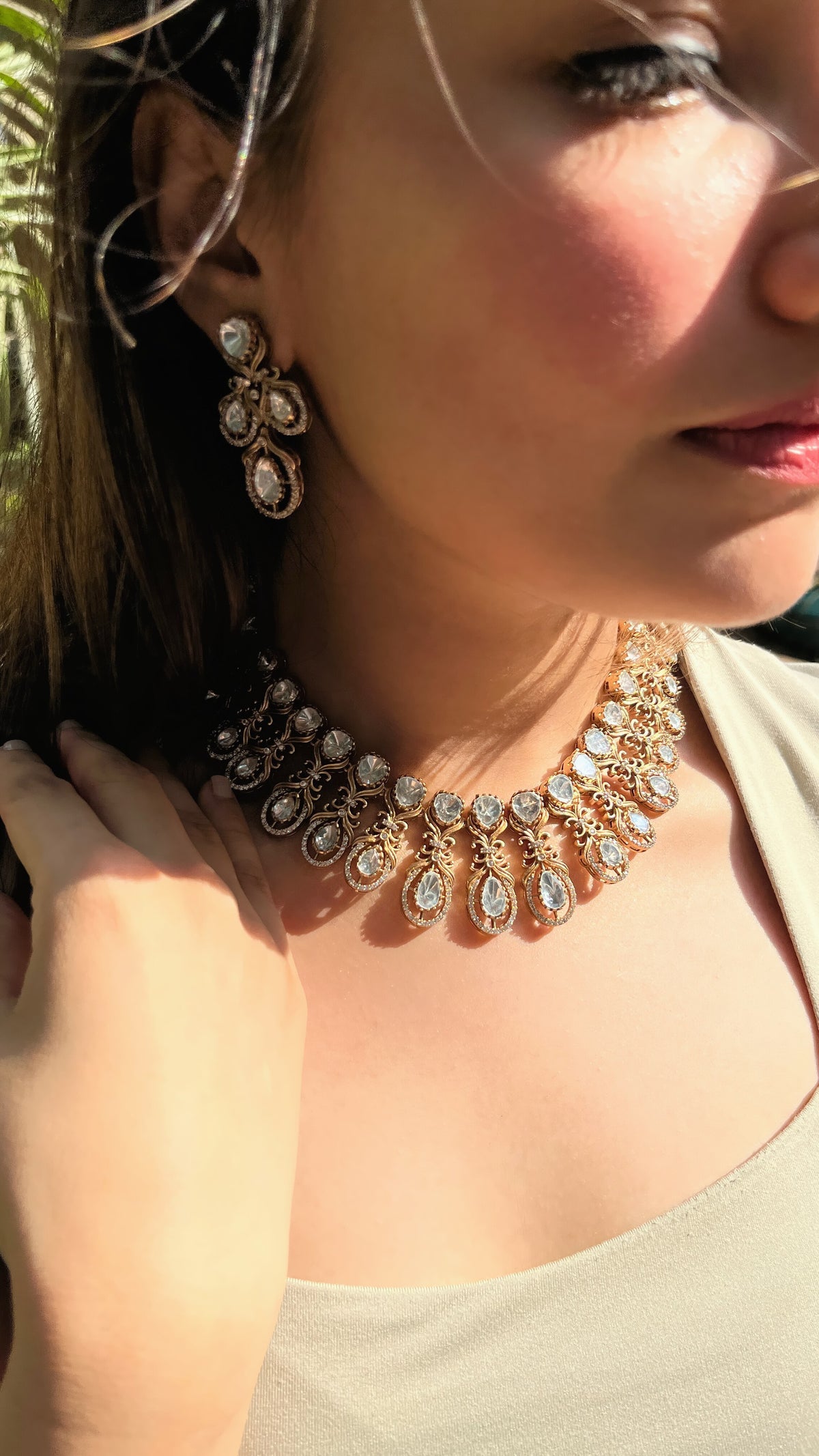 Tear Drop Carved Choker Set 